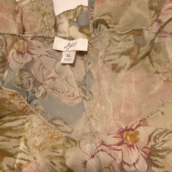 Woman’s sleeveless floral tank top - Picture 3 of 4